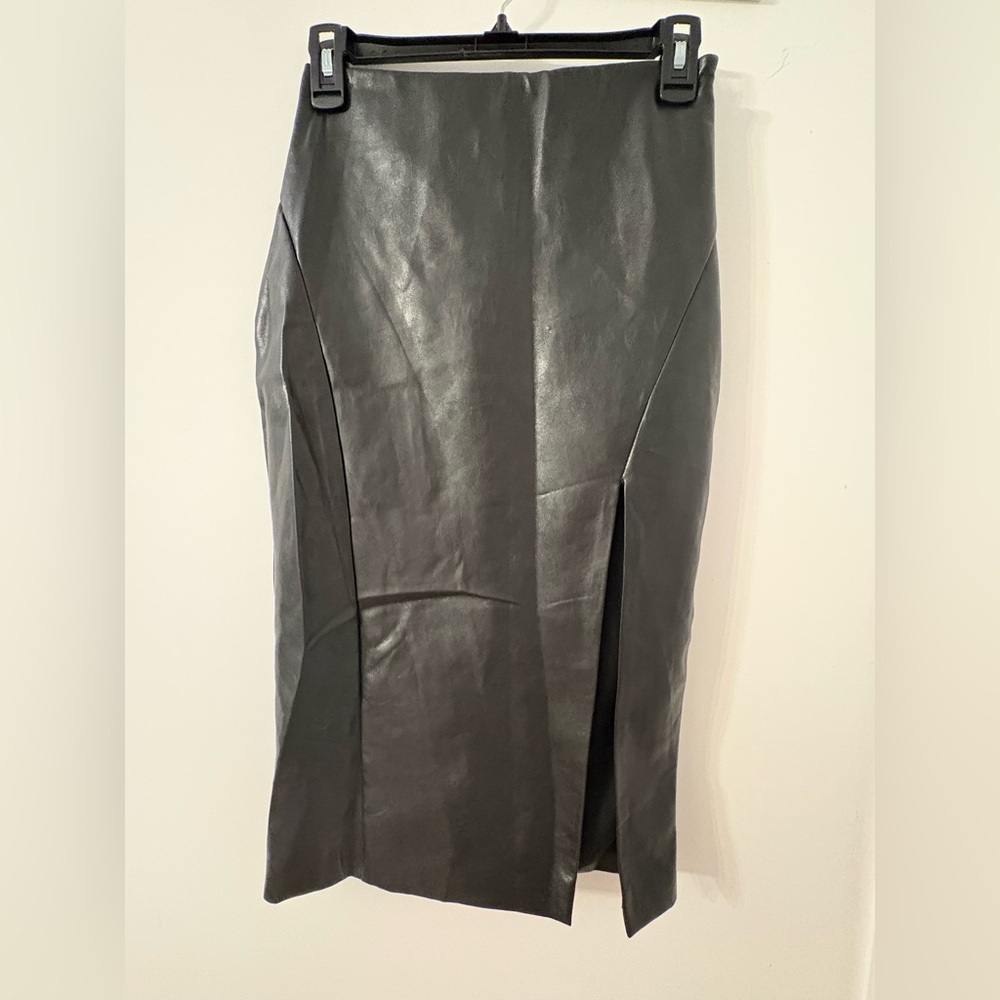 Superdown Faux Leather Skirt Black | Size Small
